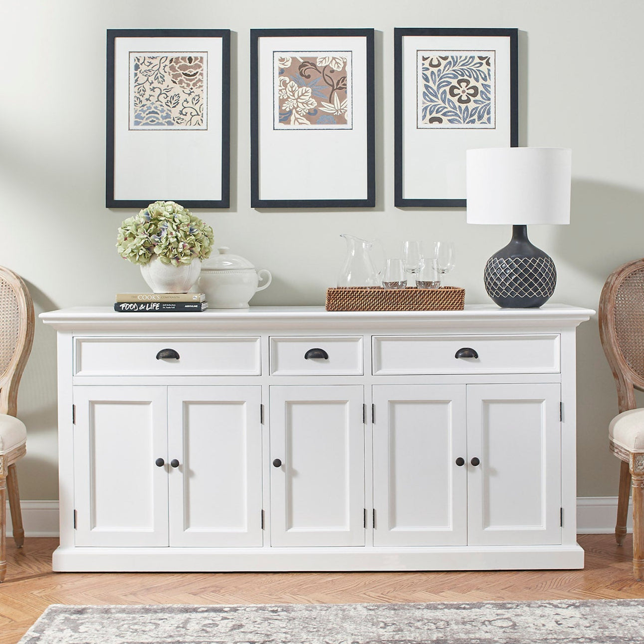 Buffet with 3 Drawers and 5 Doors