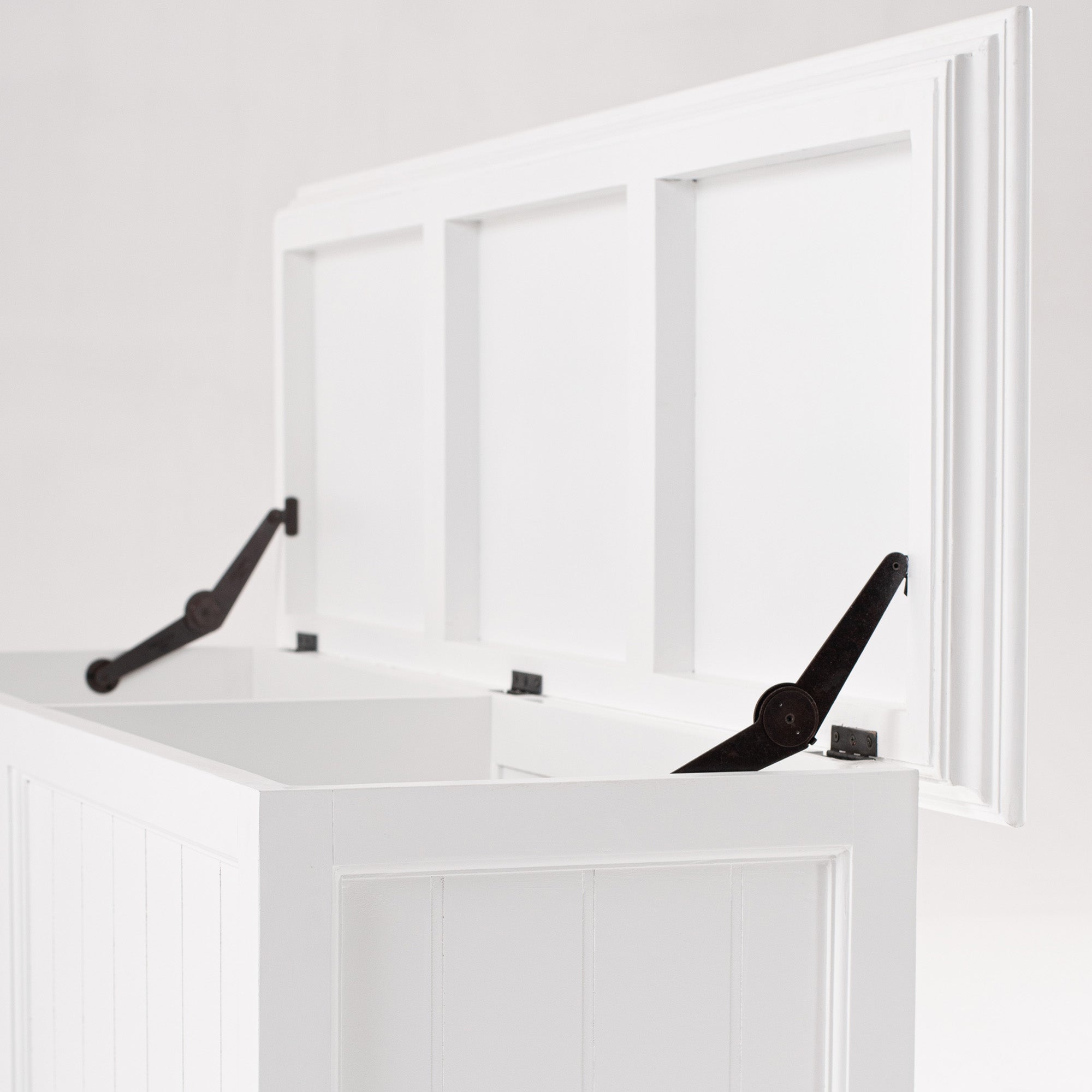 Halifax Medium Blanket and Storage Box - White